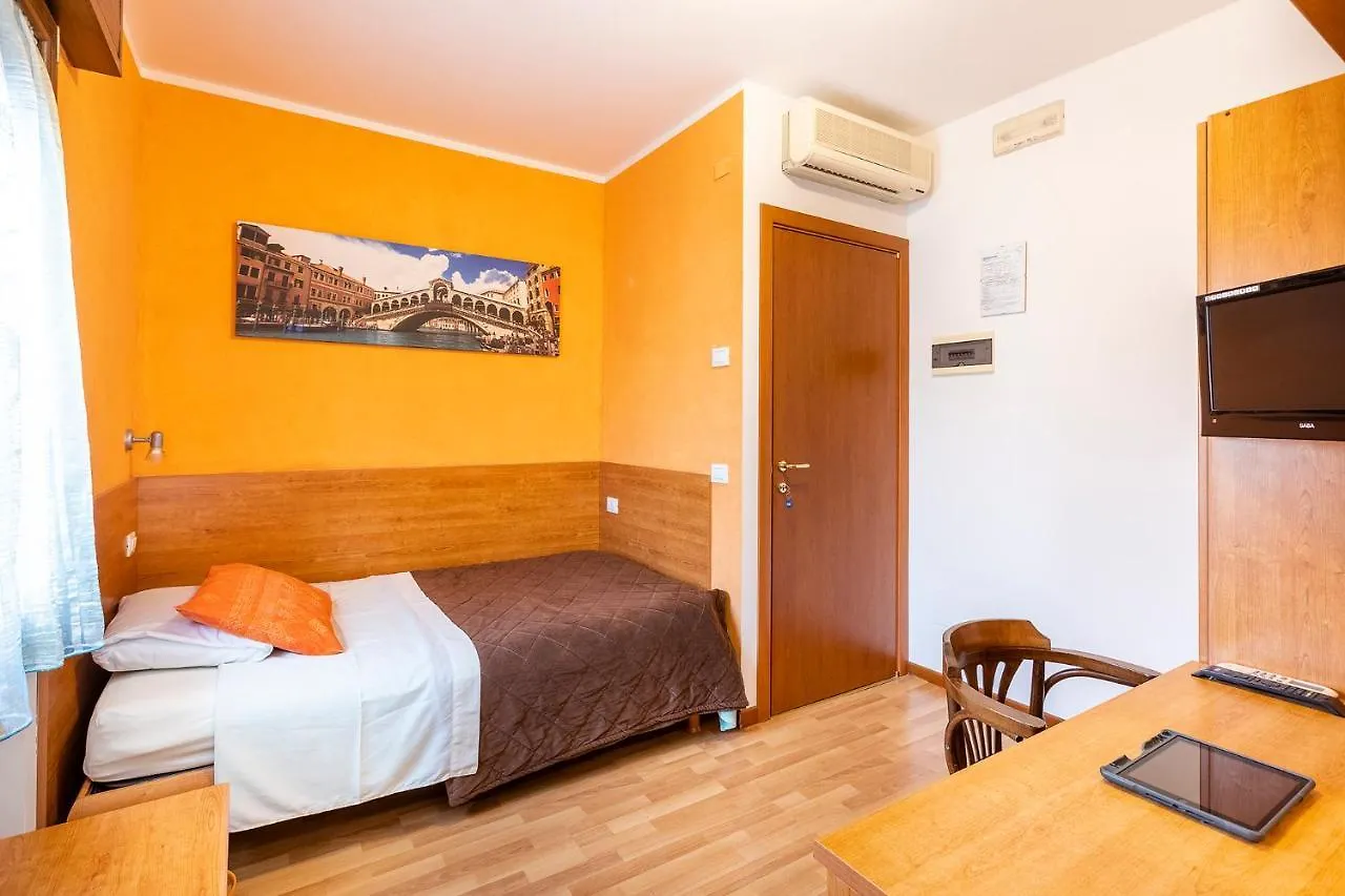 Laguna B&B Куарто-д'Альтино 0*,