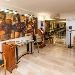 Center 2 3*, Рим Италия